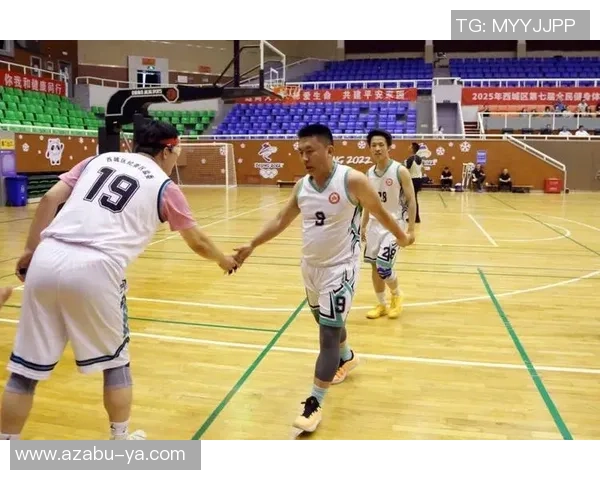 深圳篮球队在篮球团队协作排行榜中荣获第八名展现出色团队精神与默契配合